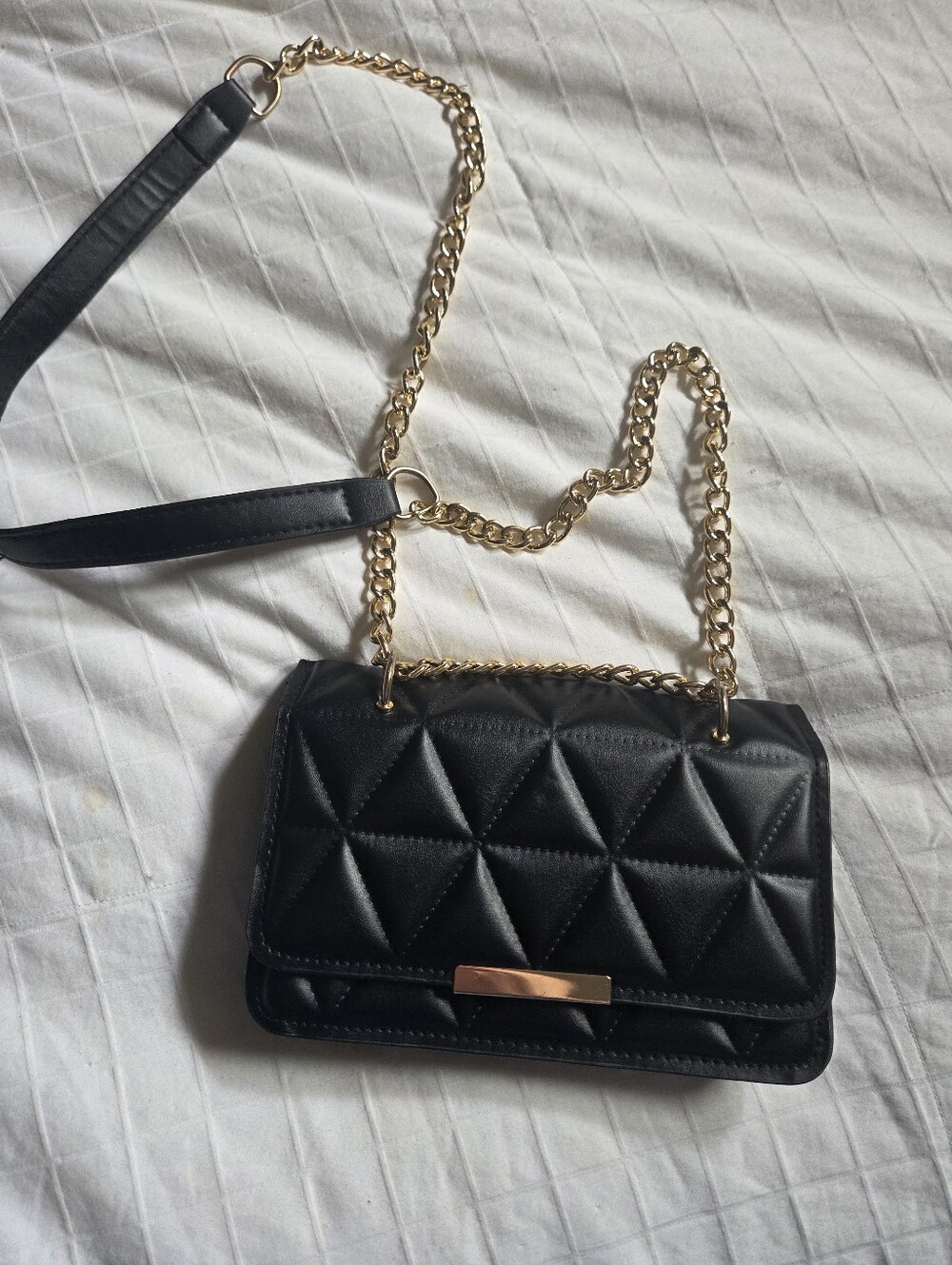LA Express Black Purse With Gold Chain